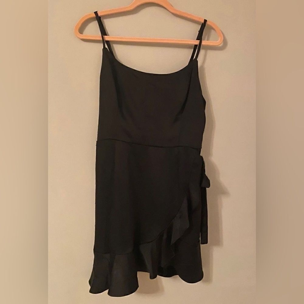 Wild Fable Black Satin Ruffle Bottom Short Dress Size L - Picture 3 of 11